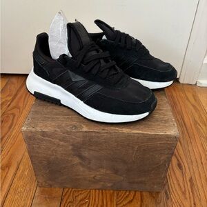 adidas sneakers sz 5